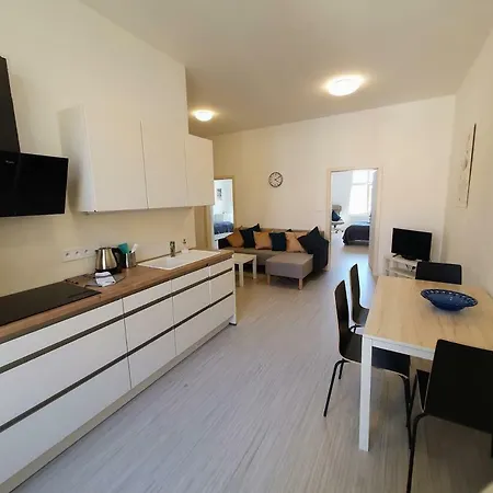 Spacious Luxury In The Center *